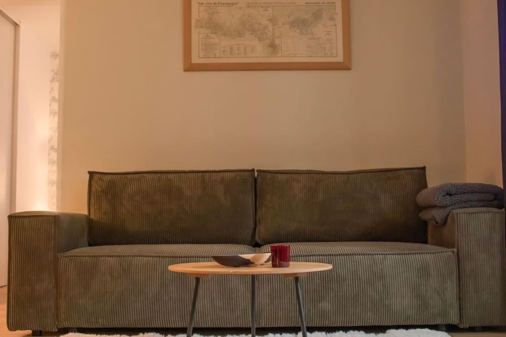 Logement Centre Ville De Reims - Commerces - Wifi Eksteriør bilde